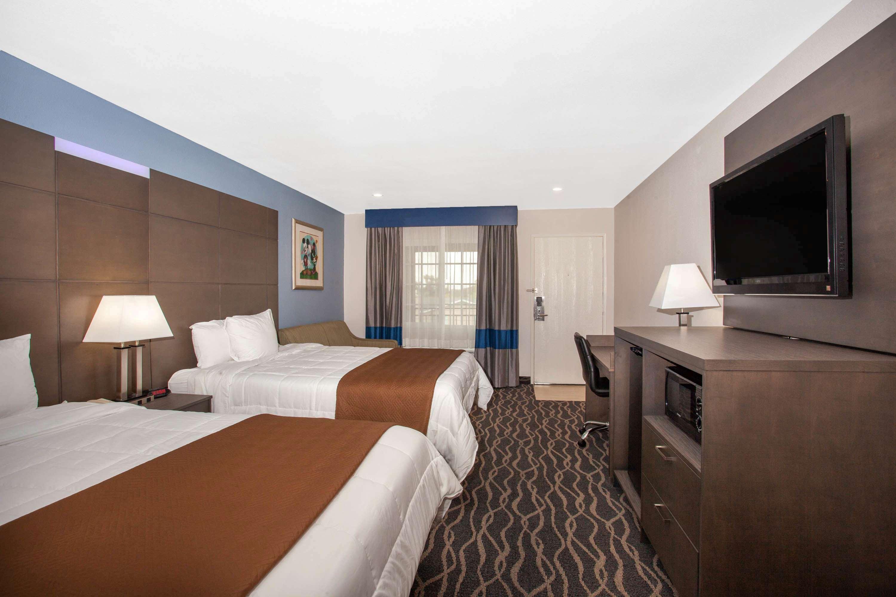 Travelodge Inn & Suites By Wyndham Anaheim On Disneyland Dr Extérieur photo