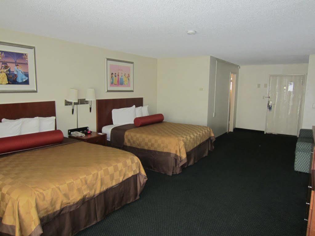 Travelodge Inn & Suites By Wyndham Anaheim On Disneyland Dr Extérieur photo