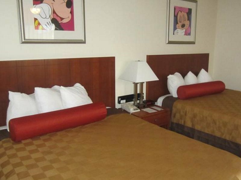 Travelodge Inn & Suites By Wyndham Anaheim On Disneyland Dr Extérieur photo